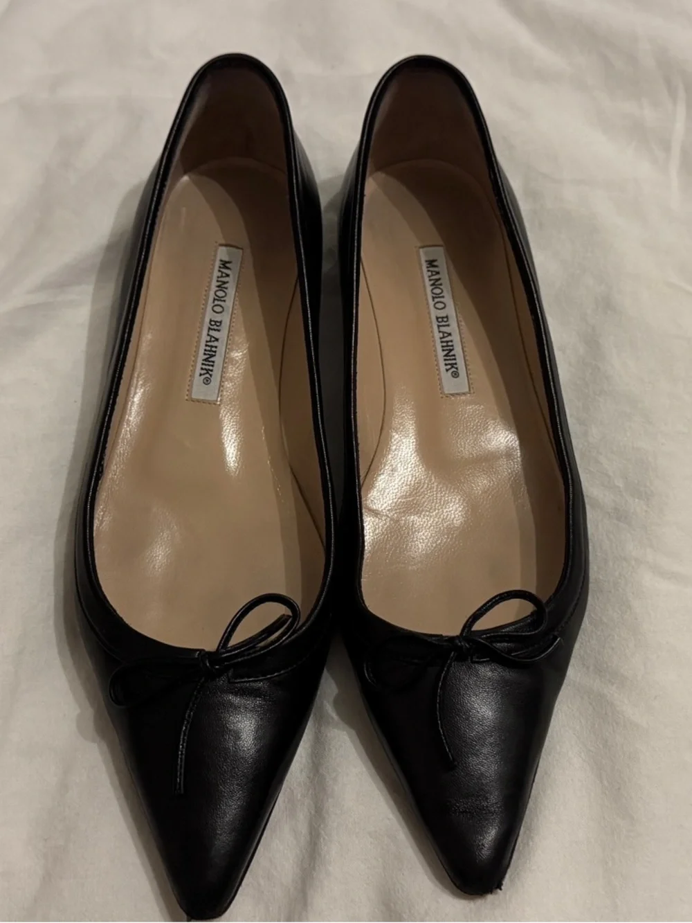 Manolo Blahnik Black Pointed Toe Leather Flats with Bow - Picture 4 of 8